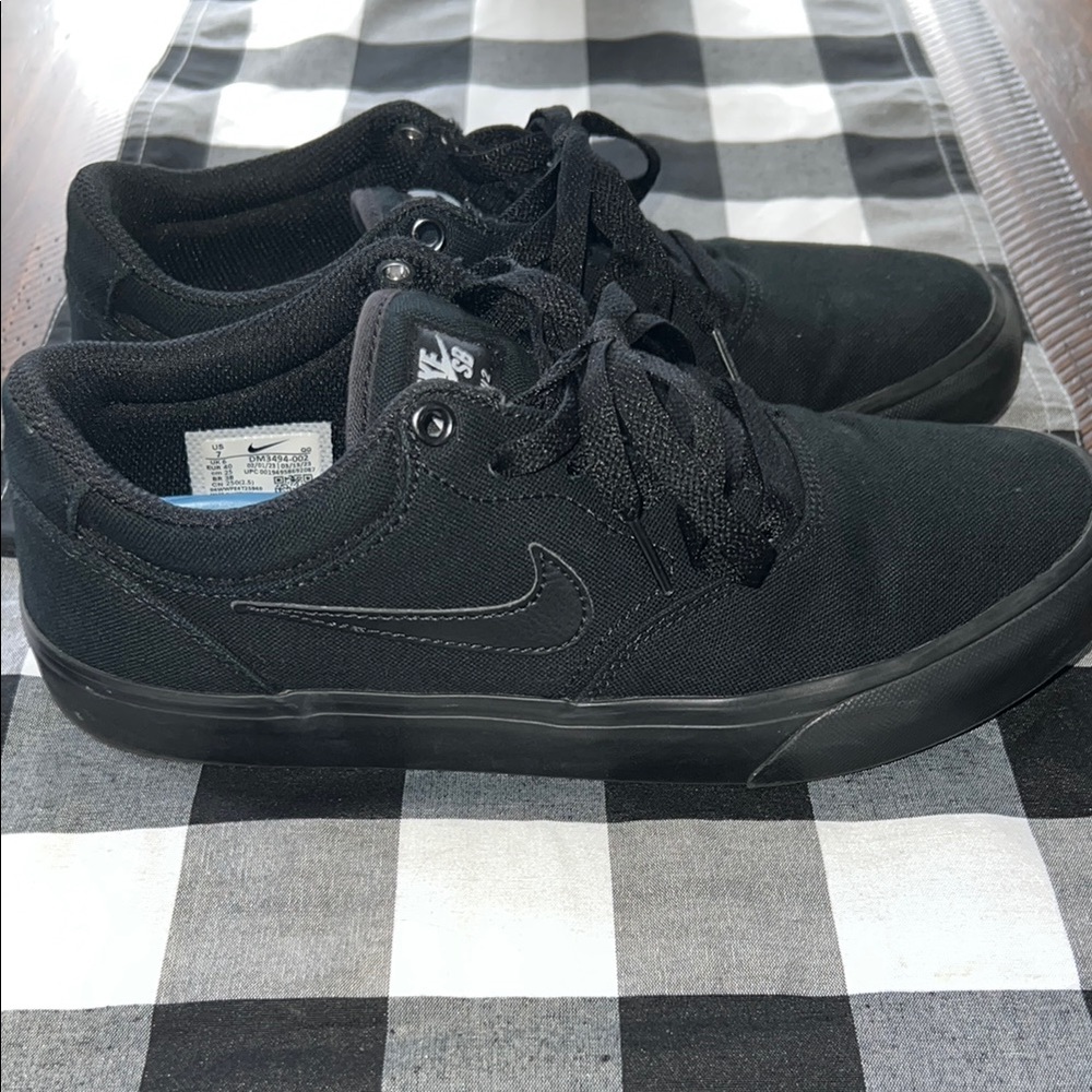 Nike Men's Black Chron SB 2 Skate Shoe
